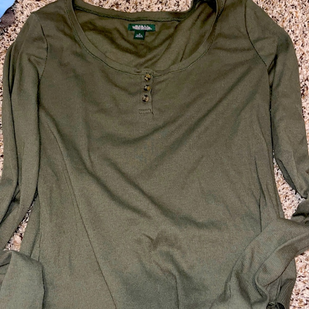 camp green crop top. Wild Fable brand. worn once. no tears or color fading.